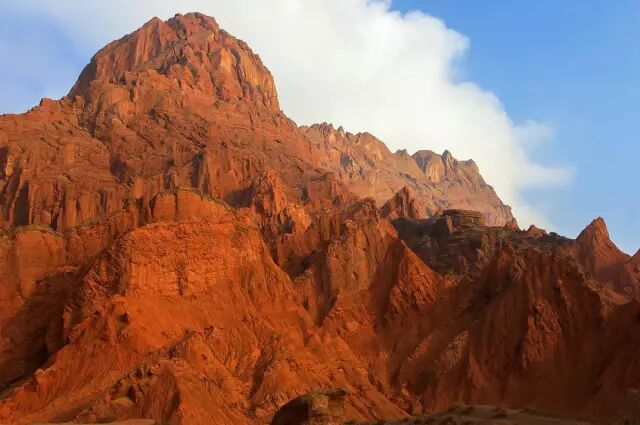Open Xinjiang road and mountain scenery