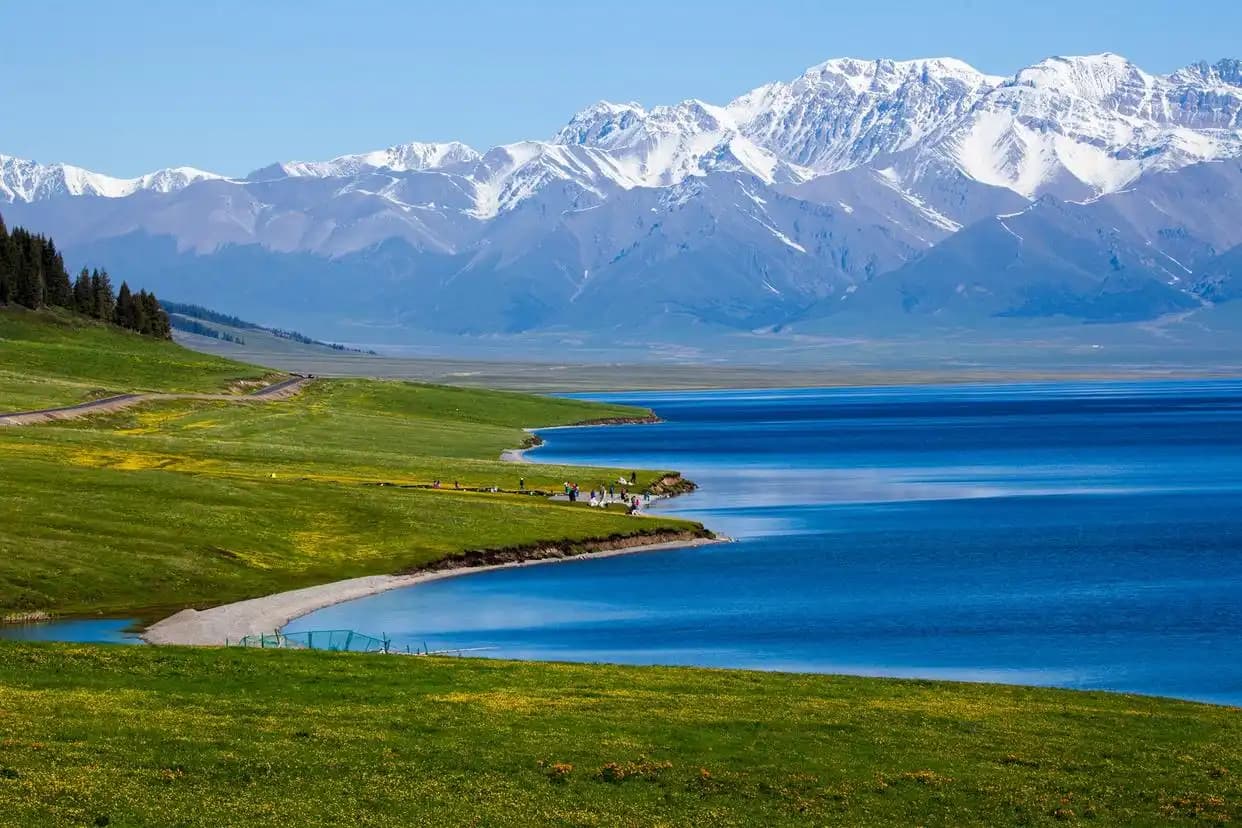 Night driving on Xinjiang highways
