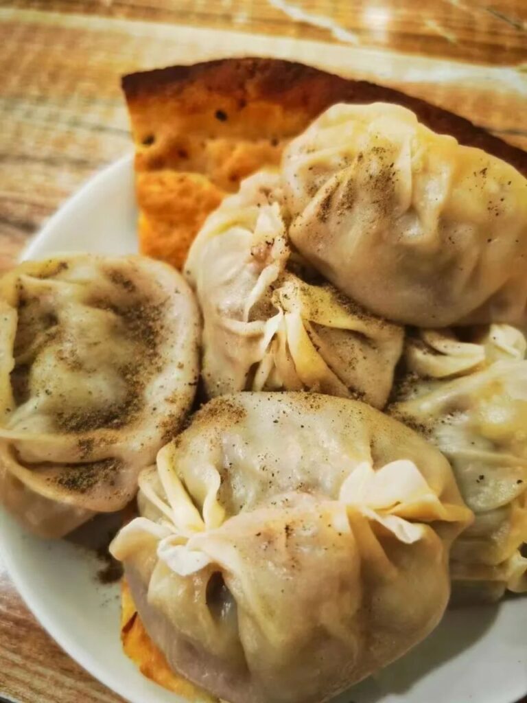 Naan in Xinjiang: The Road-Trip Bread Every Driver Should Know