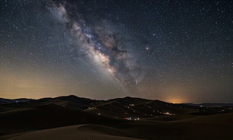 Stargazing on a Xinjiang Road Trip: Dark-Sky Spots & Tips